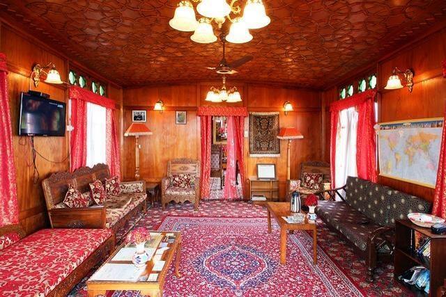 Houseboat Lily Of Nageen Srinagar  Exterior photo