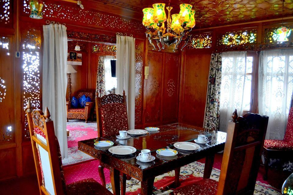 Houseboat Lily Of Nageen Srinagar  Exterior photo
